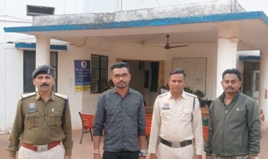 “ऑनलाइन ठगी पर धमतरी पुलिस की बड़ी कार्यवाही—थाना मगरलोड पुलिस ने म्यूल अकाउंट धारक को किया गिरफ्तार, न्यायिक रिमांड पर भेजा जेल”