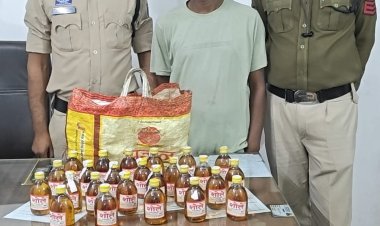 रायपुर: विशेष अभियान के तहत थाना टिकरापारा पुलिस ने अवैध रूप से शराब परिवहन व बिक्री करते हुए एक आरोपी को रंगे हाथों गिरफ्तार किया