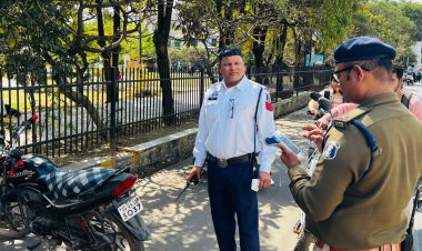 'वाइट हाउस' के सामने नो-पार्किंग में खड़े वाहनों पर ट्रैफिक पुलिस का कड़ा एक्शन, काटे गए चालान