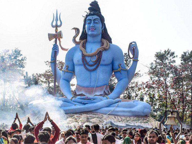 'हर-हर महादेव' के जयघोष से गुंजायमान हुआ प्रदेश; शिवालयों में उमड़ा आस्था का जनसैलाब