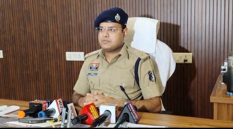 ट्रांसपोर्ट नगर में पुलिस की बड़ी दबिश; 19 जुआरी गिरफ्तार, 5 लाख का सामान जप्त ...