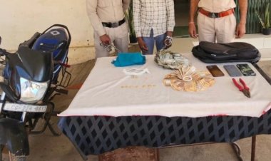 सावधान! लिफ्ट देने के बहाने महिलाओं को लूटने वाला शातिर आरोपी गिरफ्तार, सुहेला और हथबंद पुलिस की बड़ी कार्रवाई