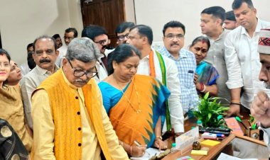 राज्यसभा के लिए पुनः चयनित होने पर फूलो देवी नेताम ने, छग विधानसभा में आज अपना नामांकन दाखिल किया।