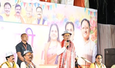 रंगों के संगम में घुली सियासत और संस्कृति: राजेश मूणत के होली मिलन में उमड़ा जनसैलाब