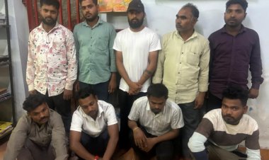 धमतरी पुलिस की बड़ी कार्रवाई: आमदी शराब दुकान के पीछे जुआ खेलते 09 आरोपी गिरफ्तार