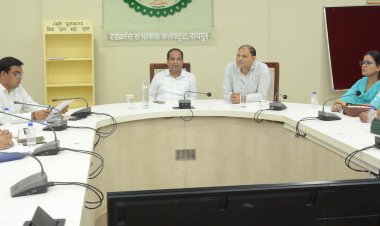 जिले में एलपीजी गैस की आपूर्ति में न हो दिक्कत, कालाबाजारी करने पर होगी कार्रवाई: कलेक्टर डॉ. गौरव सिंह ...