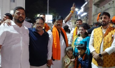 हिंदू नववर्ष पर रायपुर में भगवा लहर:रामराज परिवार की भव्य शोभायात्रा मे समाजसेवी कुबेर राठी ने राम भक्तों संग मनाया नव संवत्सर का उत्सव