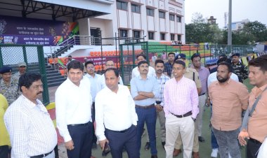 खेलो इंडिया ट्राइबल गेम्स की तैयारियों का कलेक्टर डॉ. गौरव सिंह ने लिया जायजा ...