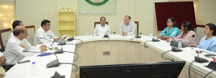 जिले में एलपीजी गैस की आपूर्ति में न हो दिक्कत, कालाबाजारी करने पर होगी कार्रवाई: कलेक्टर डॉ. गौरव सिंह ...