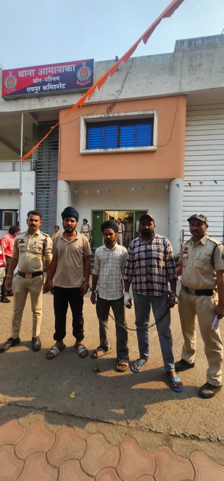 यातायात पुलिस की कार्रवाई में बाधा डालने वाले तीन शराबी युवक भेजे गए जेल ...