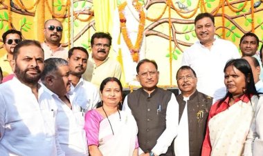 माँ भारती के वीर सपूत चंद्रशेखर आज़ाद को नमन: मुख्यमंत्री श्री विष्णुदेव साय ने अंबिकापुर में प्रतिमा का किया अनावरण ...