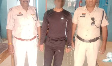 भाटापारा पुलिस की बड़ी स्ट्राइक: शराब तस्करी और सट्टे के संगठित गिरोह का पर्दाफाश, शातिर आरोपी गिरफ्तार