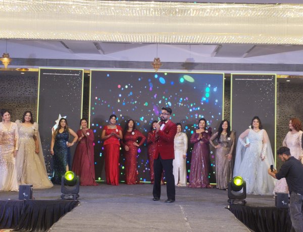 Crown and accolades" नामक भव्य रंगारंग कार्यक्रम ...