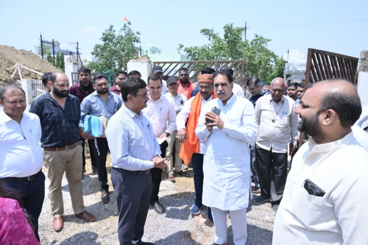 रायपुर पश्चिम में शिक्षा और विकास की नई इबारत: ₹1.60 करोड़ से संवरेगा आर.डी. तिवारी स्कूल, विधायक राजेश मूणत ने दिए सख्त निर्देश