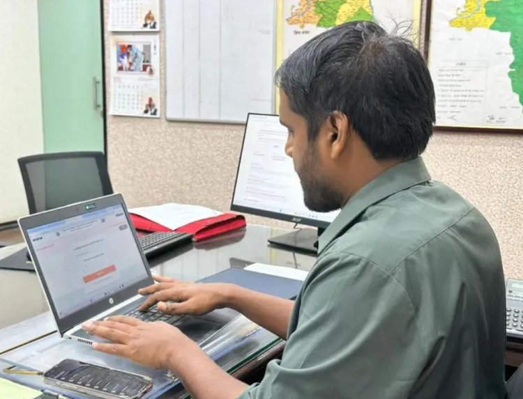 जनगणना 2026: कलेक्टर अबिनाश मिश्रा ने स्वयं ऑनलाइन डेटा दर्ज कर डिजिटल स्व-गणना का किया आगाज़