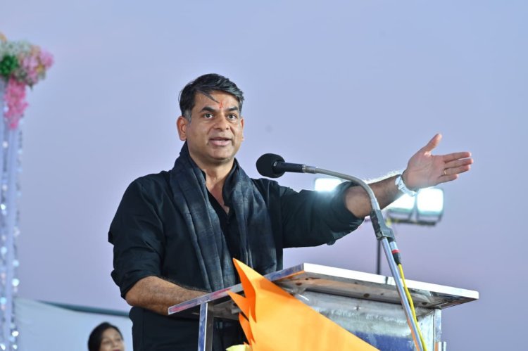 यूथ फेस्ट-2026: सौरभ द्विवेदी का मंत्र—फिट रहें, पॉजिटिव सोचें, परिवार संग आगे बढ़ें ...