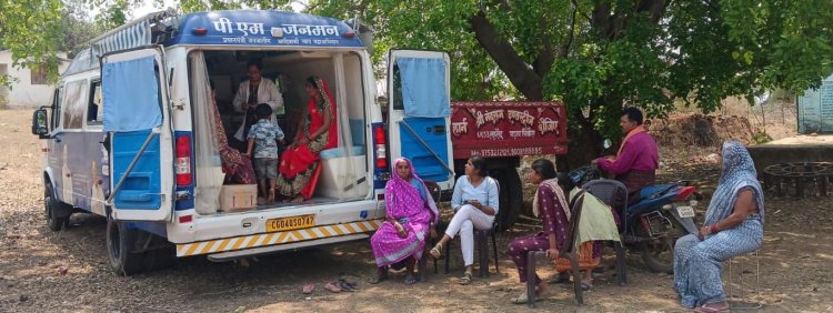 वनांचलों की 'संजीवनी' बनी मोबाइल मेडिकल यूनिट: साढ़े तीन माह में 2000 से अधिक ग्रामीणों का हुआ निःशुल्क उपचार ...