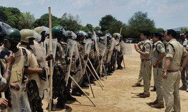 अंतागढ़ में पुलिस का महा-अभ्यास: आपात स्थितियों और भीड़ नियंत्रण के लिए परखी गई जवानों की ताकत