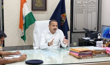 धमतरी: कानून व्यवस्था और बेसिक पुलिसिंग मजबूत करने एसपी ने ली समीक्षा बैठक