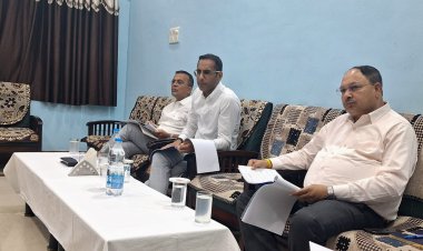 लोक निर्माण विभाग के सचिव ने सड़कों और भवनों के कार्यों की समीक्षा की