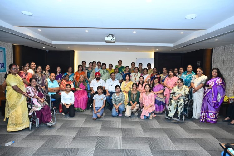 रायपुर: प्रत्युषा फाउंडेशन द्वारा अंतरराष्ट्रीय मातृ दिवस पर 'प्रसूति सम्मान' एवं शपथ ग्रहण समारोह आयोजित; 26 एकल माताएं सम्मानित