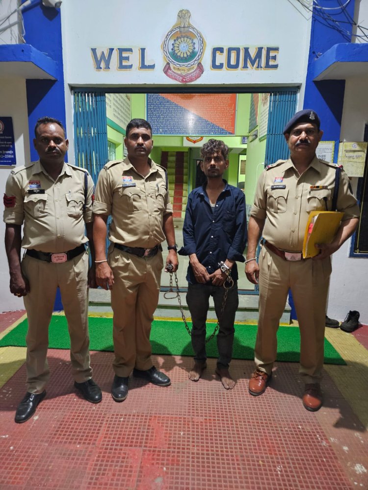 गरियाबंद पुलिस द्वारा लगभग 130 किलो 160 ग्राम अवैध गांजा एवं एक पिकअप वाहन के साथ 1 आरोपी गिरफ्तार
