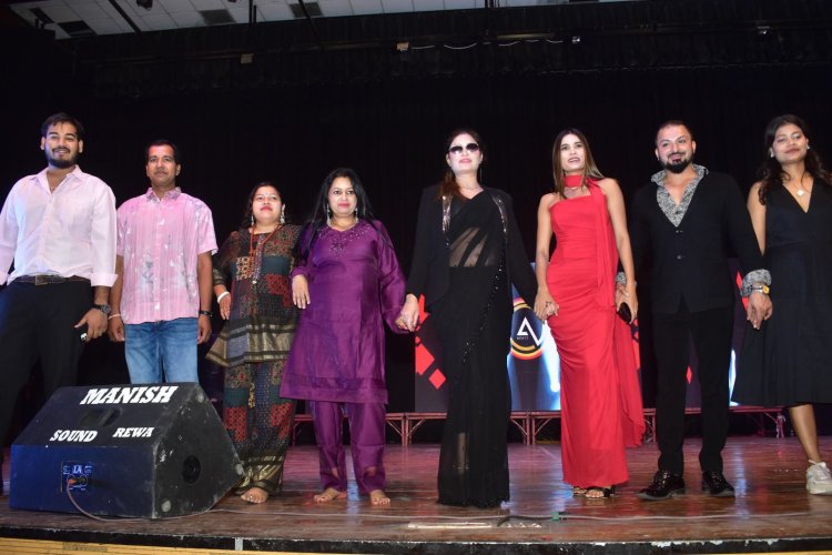 डांस मैनिया सीजन 17 का ग्रैंड फिनाले रहा सुपरहिट, रीवा में दिखा टैलेंट, ग्लैमर और एंटरटेनमेंट का शानदार संगम