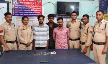 ग्राम कोसमर्रा के सूने मकान में लाखों के जेवरात चोरी करने वाले तीन आरोपी भखारा पुलिस की गिरफ्त में, थाना भखारा एवं सायबर की संयुक्त कार्यवाही
