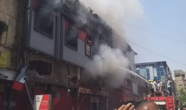 रायपुर: MG रोड की ऑटोमोबाइल दुकान में भीषण आग, मची अफरा-तफरी