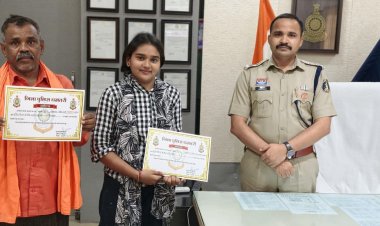 धमतरी पुलिस के सम्मान में गूंजी मधुर तान: एसपी सूरज सिंह परिहार ने प्रशस्ति पत्र देकर बढ़ाया हर्षलता का मान