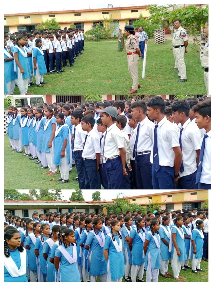 धमतरी एसपी सूरज सिंह परिहार के निर्देशन में खरेंगा हाई स्कूल में जागरूकता पहल; विद्यार्थियों को दी गई नशामुक्ति और महिला सुरक्षा की जानकारी