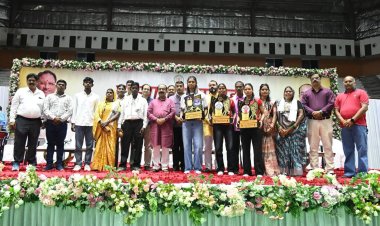 उप मुख्यमंत्री श्री अरुण साव ने बहतराई खेल अकादमी के अंतरराष्ट्रीय पदक विजेता खिलाड़ियों का किया सम्मान, बढ़ाया हौसला