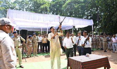 कमिश्नरेट रायपुर में विजयादशमी के अवसर पर हर्षोल्लास के साथ शस्त्र एवं वाहनों की पूजा संपन्न